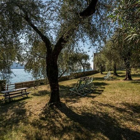 Oleandro Apartment Directly On The Lake غارنانو المظهر الخارجي الصورة