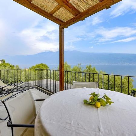 Oleandro Apartment Directly On The Lake غارنانو المظهر الخارجي الصورة