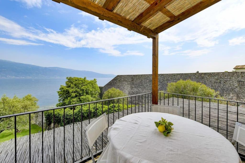 Oleandro Apartment Directly On The Lake غارنانو المظهر الخارجي الصورة