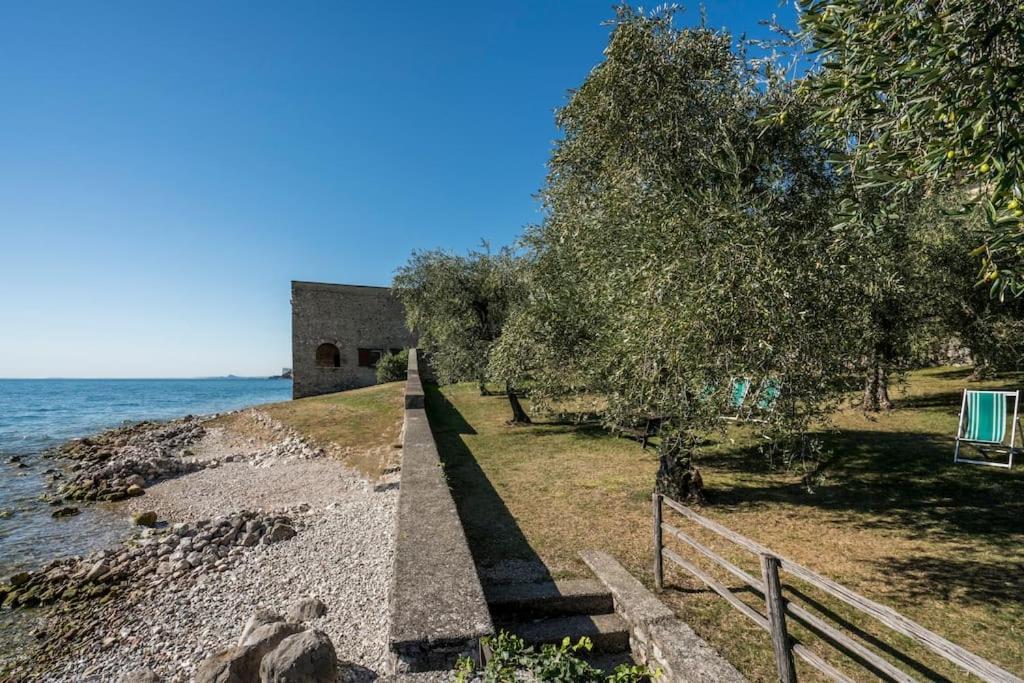 Oleandro Apartment Directly On The Lake غارنانو المظهر الخارجي الصورة