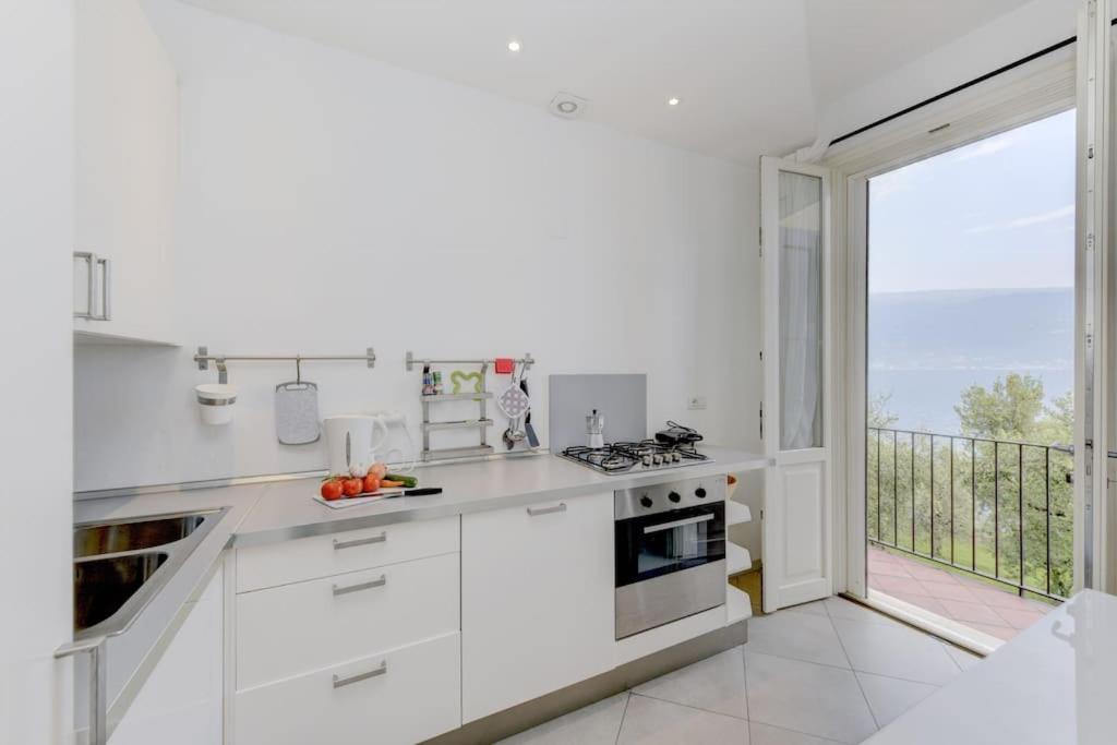 Oleandro Apartment Directly On The Lake غارنانو المظهر الخارجي الصورة