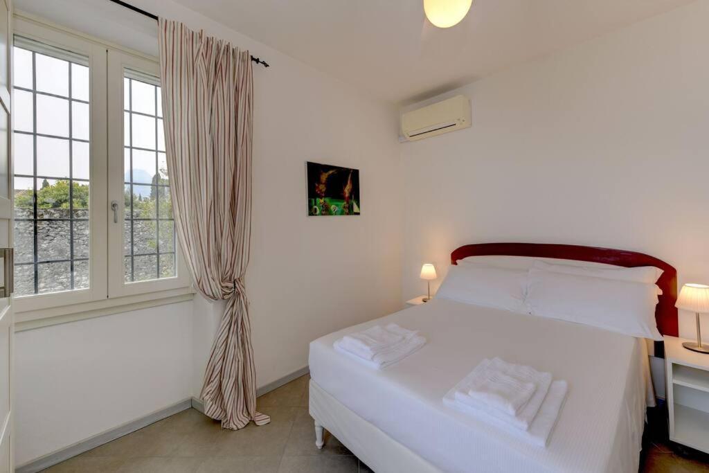 Oleandro Apartment Directly On The Lake غارنانو المظهر الخارجي الصورة